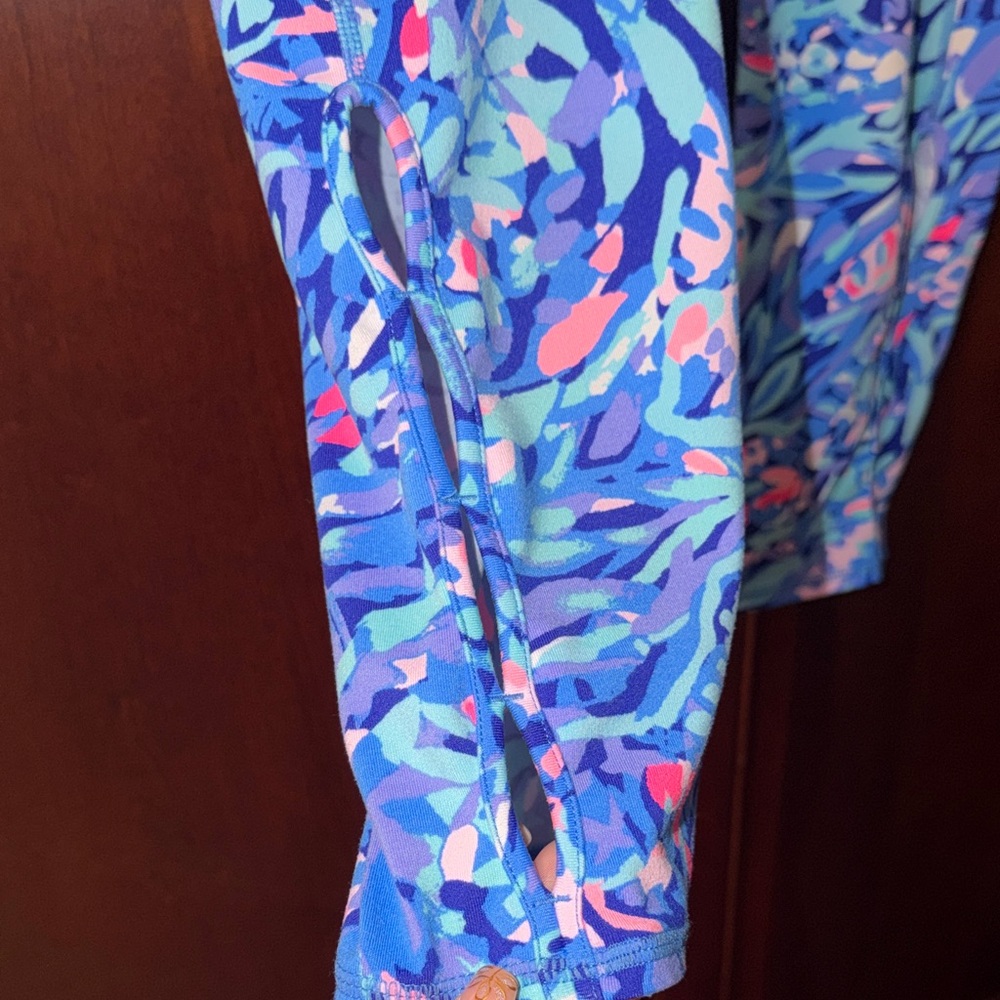 Lilly Pulitzer Luxeletic Weekender cropped leggings - Picture 2 of 4